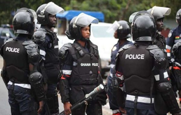 Ghanaians “Roast” Ghana Police Service On Twitter; Shares Shocking Experiences -[MUST SEE]