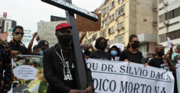 Angola Doctors March Against Virus-linked Police Violence