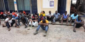 Tema: 105 persons arrested for not wearing facemasks