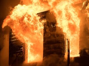 A/R: Fire destroys 3 shops, 7 rooms at Bantama