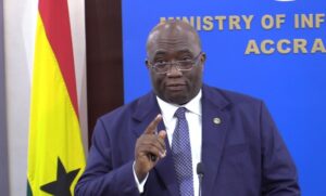You will succeed as Railway minister, Joe Ghartey tells Amewu