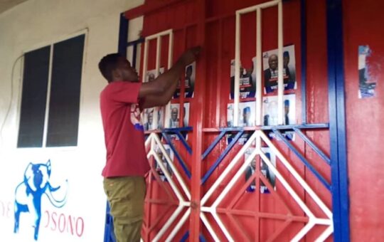 E/R: Angry Abuakwa South NPP supporters lock up party office over MCE’s removal