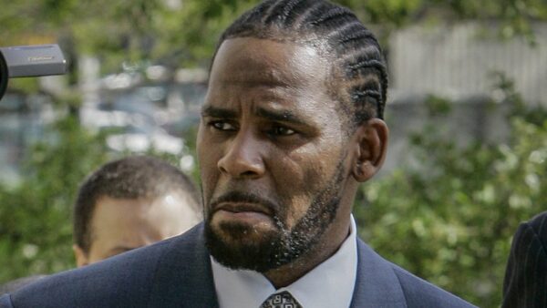R. Kelly lawyer compares him to Martin Luther King
