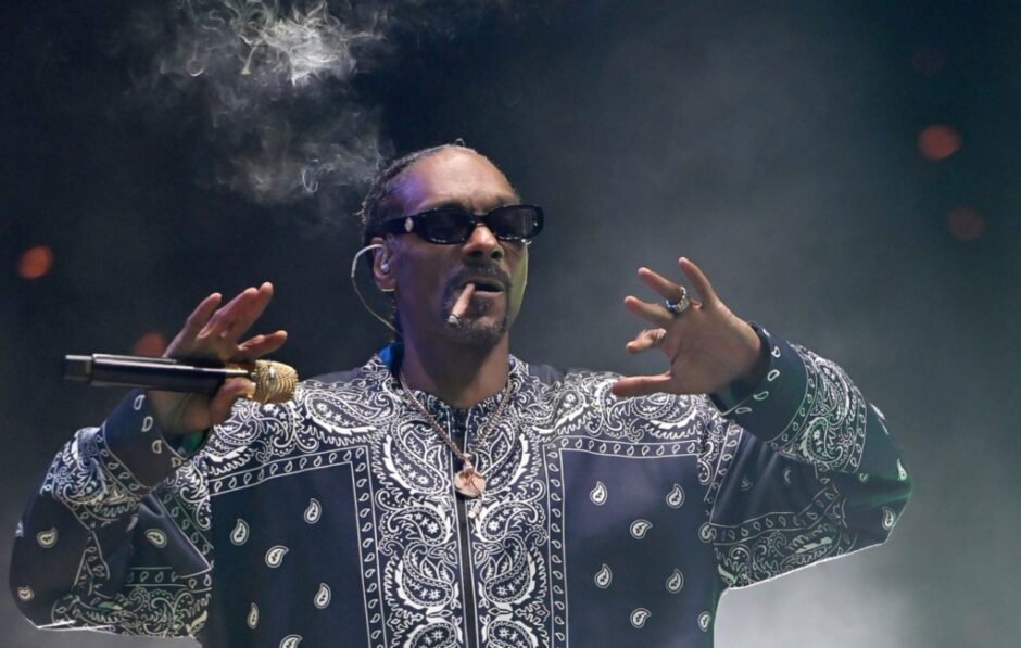 snoop dogg could be facing a potential lawsuit from uber eats driver scaled