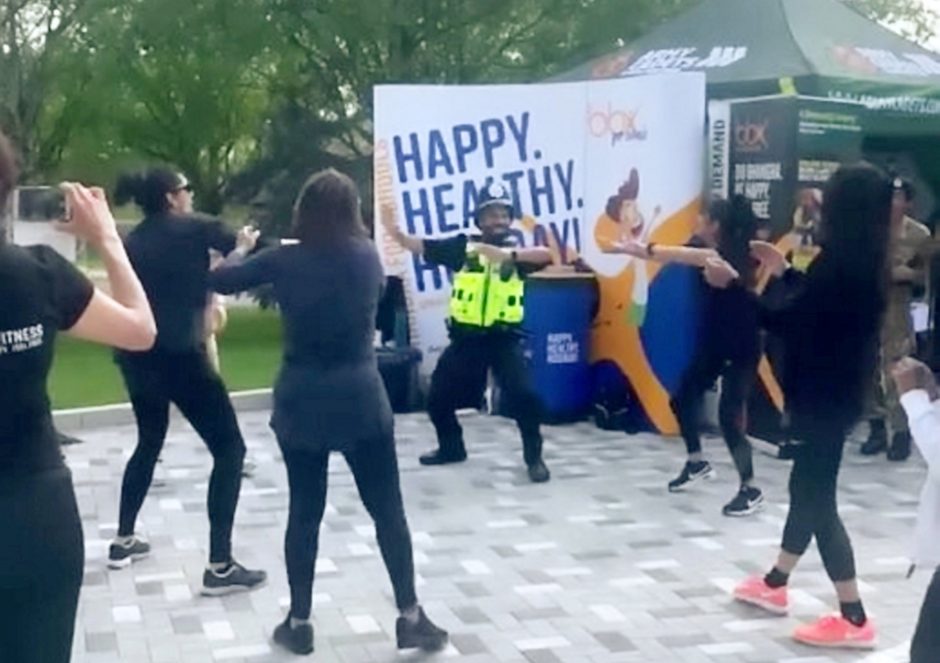 dancing police officer shows off new moves scaled
