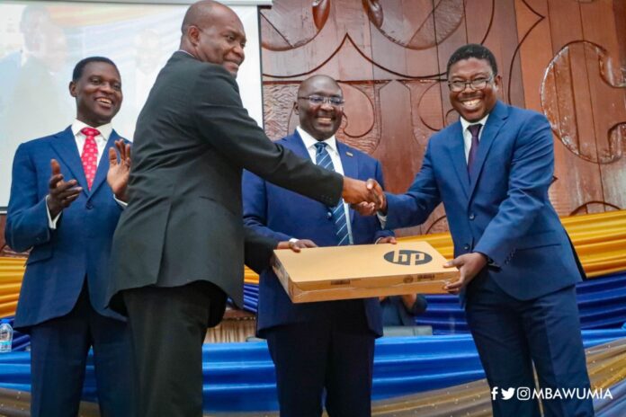 bawumia donates 100 laptops to university of ghana business school