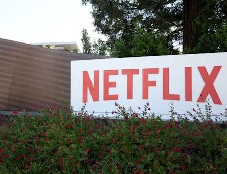 netflix cuts off 150 staff after losing subscribers