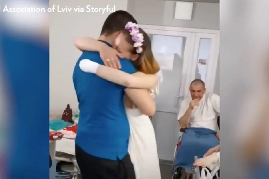 nurse who lost legs in russian war dances with husband during wedding ceremony scaled
