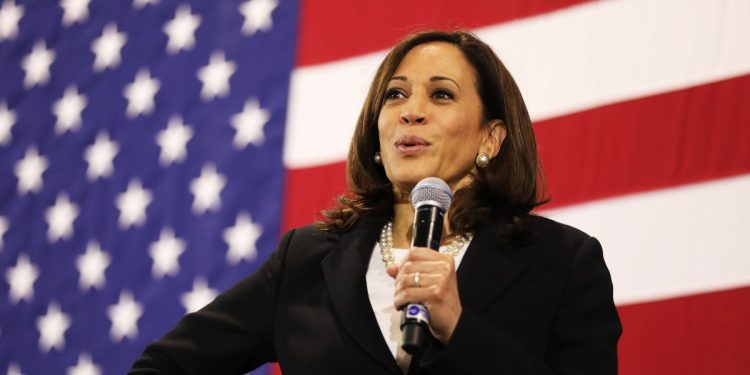 apostle cephas quarshie welcomes us vice president kamala harris to ghana