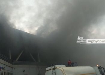 Duffuor commiserates with Kejetia Market traders after fire outbreak