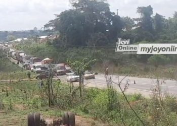 Gas-filled tanker removed from Duampompo on Accra-Kumasi highway after JoyNews report