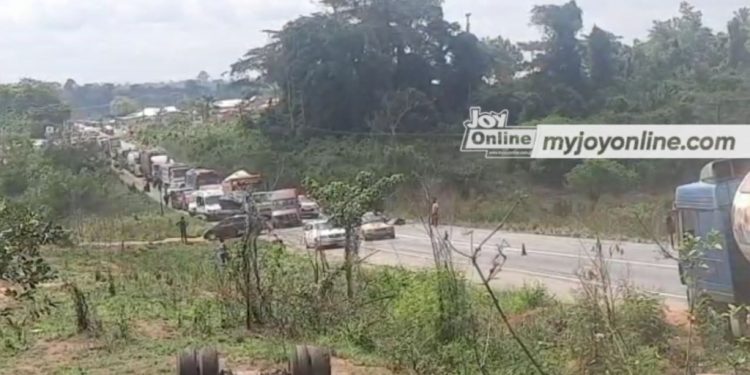 gas filled tanker removed from duampompo on accra kumasi highway after joynews report
