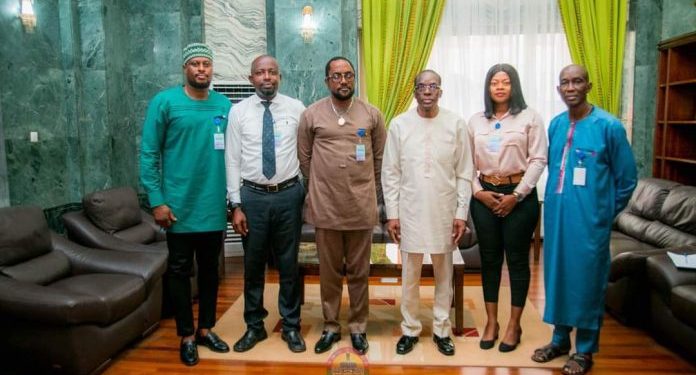 vanuatu delegation calls on speaker of parliament