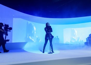 Amaarae delivers explosive performance at Mugler X H&M campaign launch