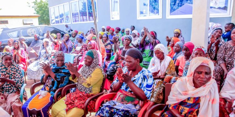 Amin Anta presents 600 women in Karaga with interest-free loans 1 amin anta presents 600 women in karaga with interest free loans