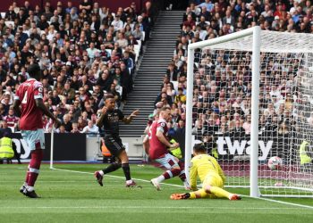 Arsenal blow away two-goal lead against West Ham