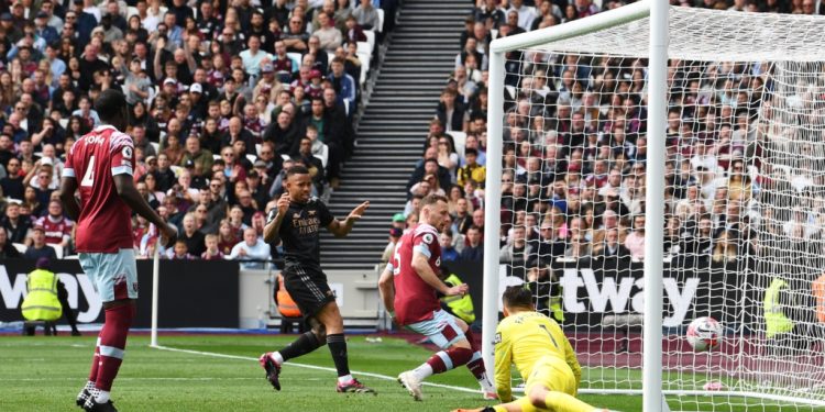 arsenal blow away two goal lead against west ham