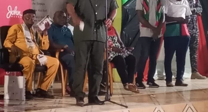 be wary of politicians who make extravagant promises mahama