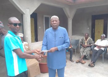 Daboya/Mankarigo MP supports peasant farmers with cash donation, farming equipment