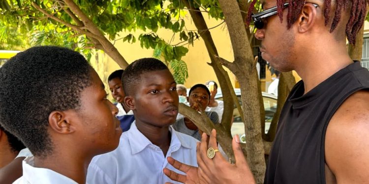 elliot dadey and asamoah gyan visit beneficiaries of kgl foundation