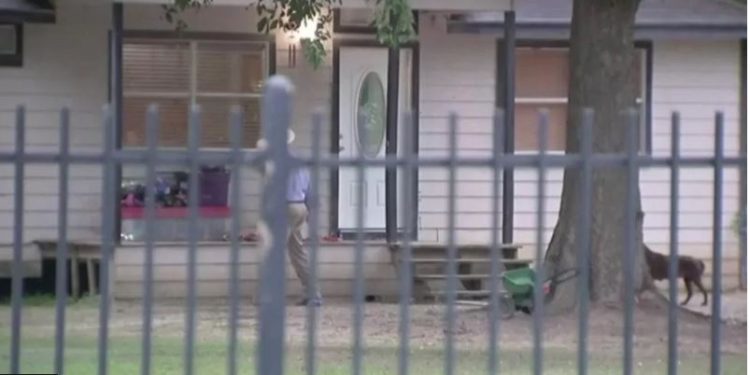 gunman kills five including child at texas home