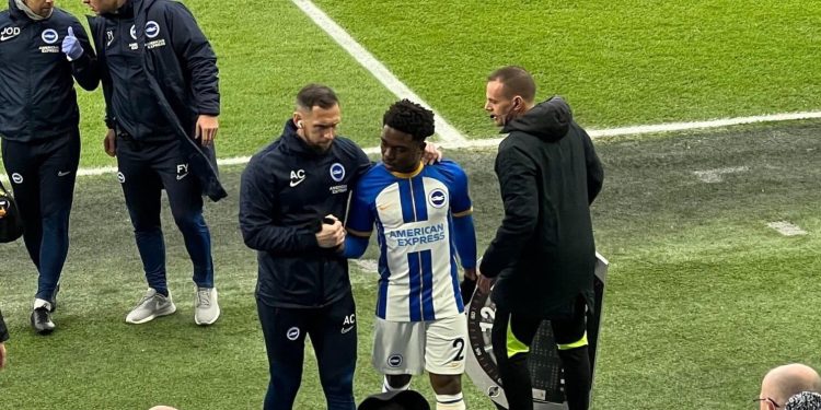 its a difficult situation brighton boss de zerbi worried about tariq lampteys injury