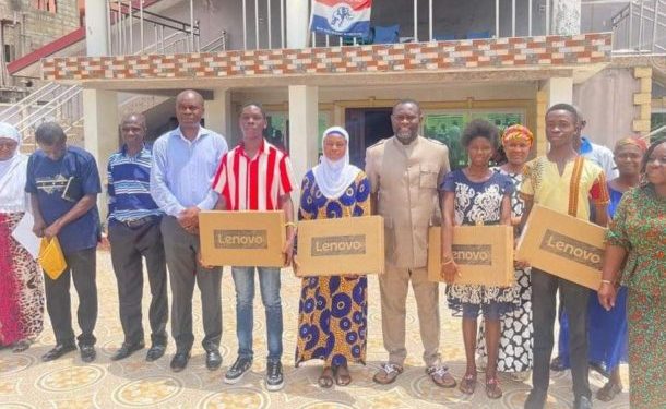 john kumah gives scholarships to brilliant students in ejisu constituency