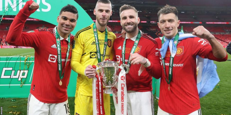 man united defender luke shaw signs new 4 year deal
