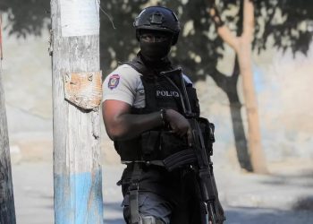 Mob burns 13 suspected gang members to death