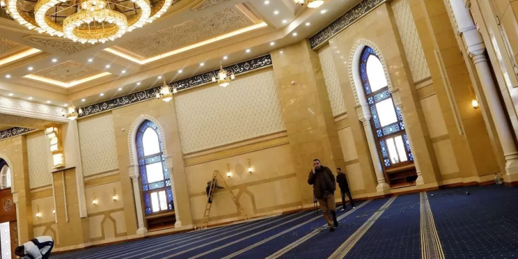 new capitals lavish mosque angers egyptians facing poverty