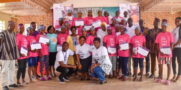opportunity international holds 5th graduation ceremony for female head porters