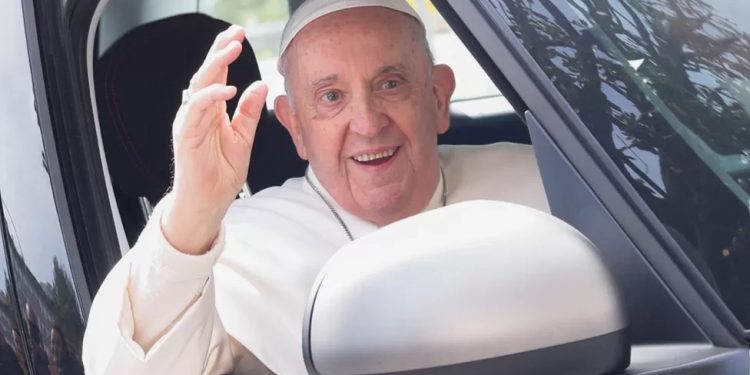 pope to lead palm sunday mass after hospital stay