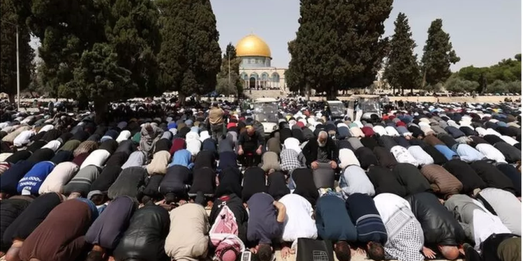 ramadan and passover raise tensions at jerusalem holy site