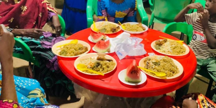ramadan yamboni iftar project feeds 300 in kumasi