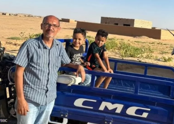 Sudan crisis: Family stuck at Egypt border as drivers demand $40,000 to cross