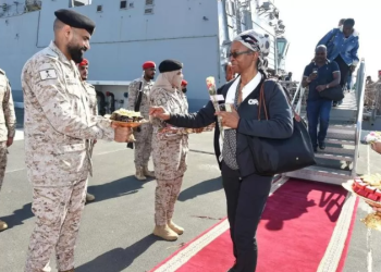 Sudan fighting: Special forces airlift US diplomats from Sudan
