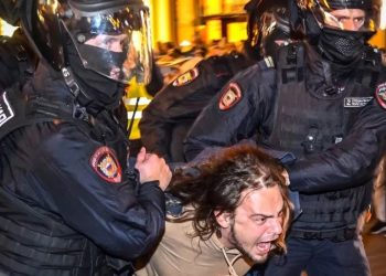 Ukraine war: Russian parliament approves online call-up