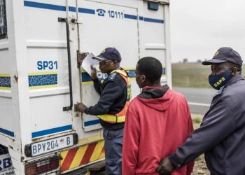 Why is South Africa not renewing 160,000 Zimbabwean work permits?