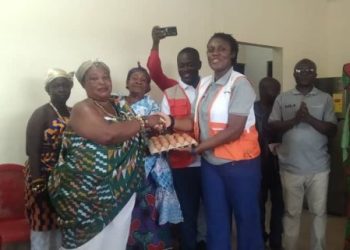 WVG hands over KIA Green Light Poultry Farmhouse to Saaman community