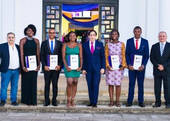 Ambassador Maher Kheir presents Lebanese community scholarships to 2021/22 academic year winners