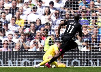 Brentford come from behind to beat Tottenham Hotspur