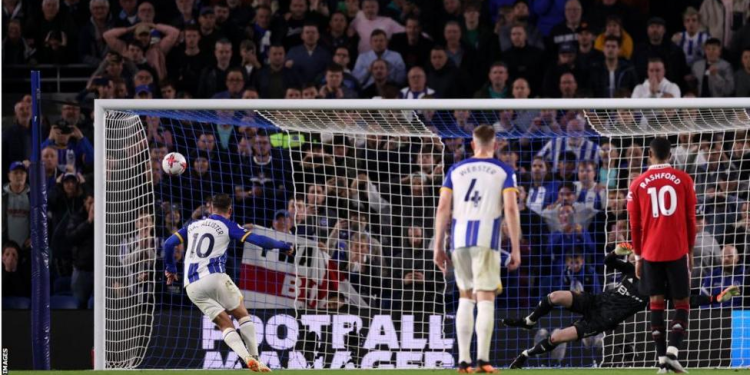 brighton score late penalty to beat man united