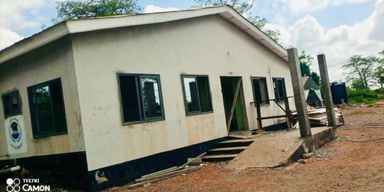 davida roofing ceo and others support renovation works on rap facility at bundase