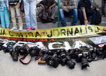 ‘Day without news’ in Guinea as media snub junta 