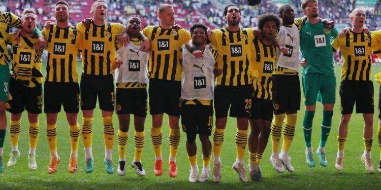 dortmund ready to lift bundesliga trophy bayern hope for dramatic twist
