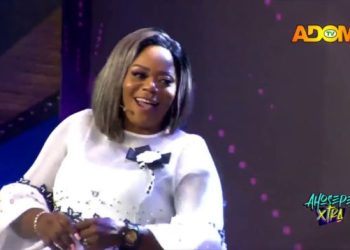 Emotional moment between Piesie Esther and mother at Adom’s Mother’s Day event