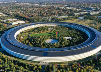 Ex-Apple engineer accused of stealing self-driving car secrets