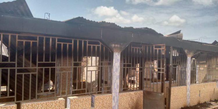 fire guts 6 bedroom house at sefwi akaasu