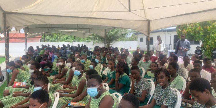 ghana reads initiative enlightens young boys and girls about menstrual hygiene