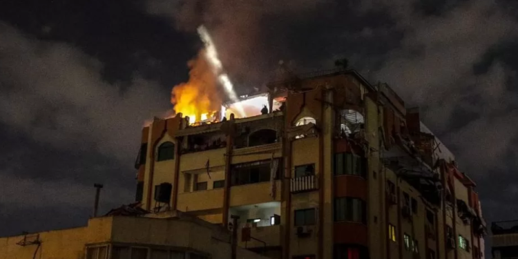 israeli strikes kill islamic jihad commanders in gaza